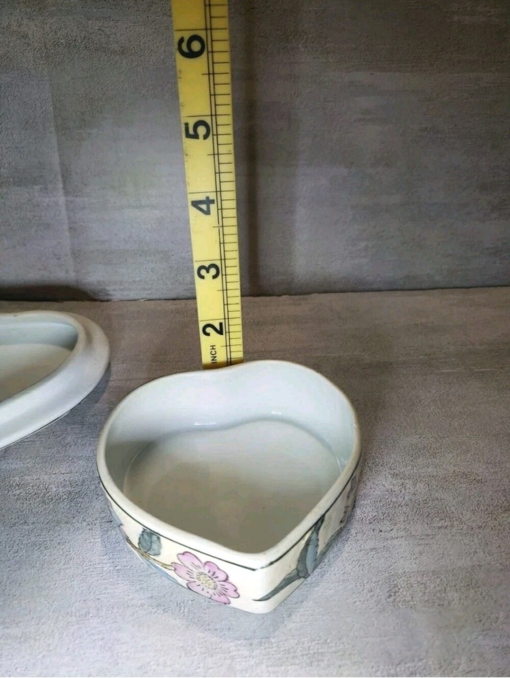 Vtg WBI Floral Porcelain Heart Shaped Lidded Trinket Box Jewlery - Picture 7 of 7